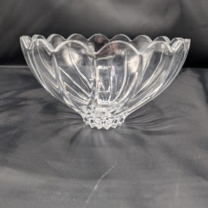 Mikasa Savoy 8&quot; Clear Lead Crystal Glass Bowl with Swirl Scalloped Edge, Candy Bowl, Serving Bowl