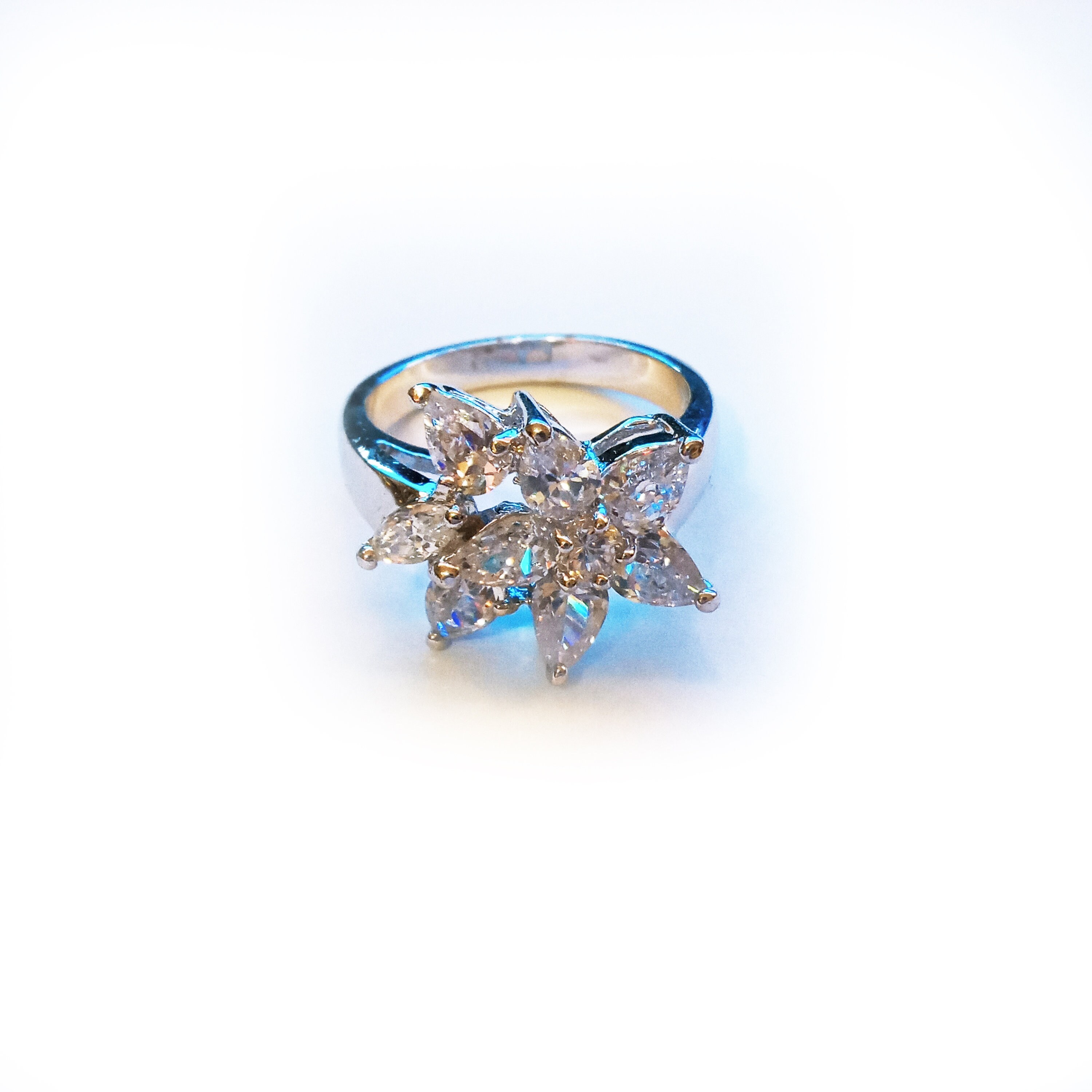 925 Sterling Silver Crystal Flower Ring, Size 8.5 Sparkle