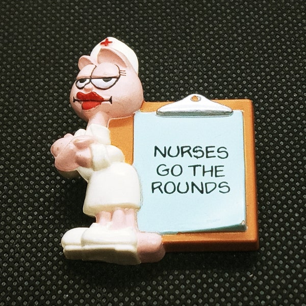 Arlene Nurses Go the Rounds Brooch / Vintage 1980 Garfield Brooch / Cat in Nurse Uniform / Plastic Pin