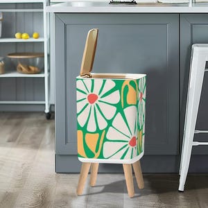 Retro 70s Small Trash Can with Lid – Nordic Midcentury Style Square Garbage Bin Green White Orange Red Vintage Wastebasket Office Kitchen