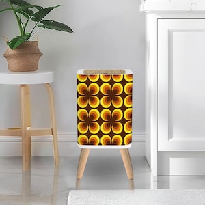 Retro 70s Small Trash Can with Lid – Nordic Midcentury Style Square Garbage Bin Yellow Orange Brown Vintage Wastebasket Office Kitchen