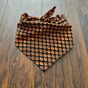 Halloween Dog Bandana. Halloween Pumpkin Dog Bandana. Dog Bandnan Gift.