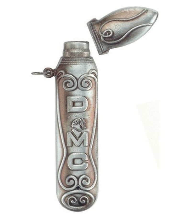 DMC Vintage Needle Case Pendant Needle Holder Sewing Accessories Needle Minder Metal Storage Case Cross Stitch Needle Storage