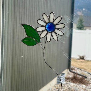 Daisy Stained Glass Sun Catcher (Blue Jewel)