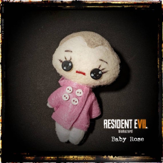 バイオハザード8 村をモチーフにしたローズ・ウィンターズぬいぐるみ