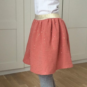 Jupe enfant en double gaze de coton certifiée oeko-tex à petits pois dorés et élastique doré Rose marsala