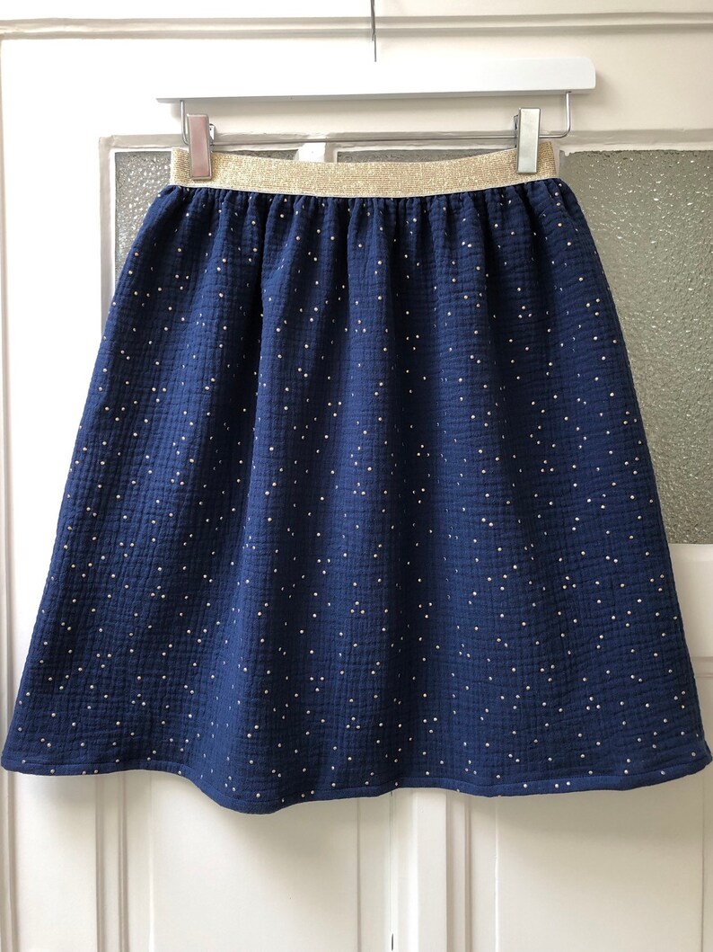 Jupe enfant en double gaze de coton certifiée oeko-tex à petits pois dorés et élastique doré Bleu indigo