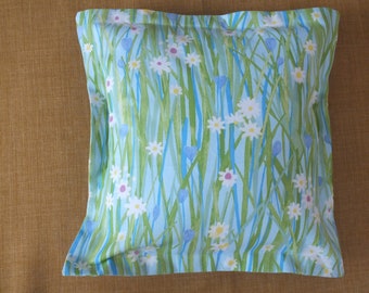 Floral cushion/pillow cover with white daisy design 16" square flange or contrast piped