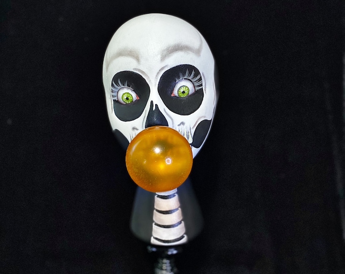 Bubblegum Skeleton Mannequin 2, Skull Mannequin