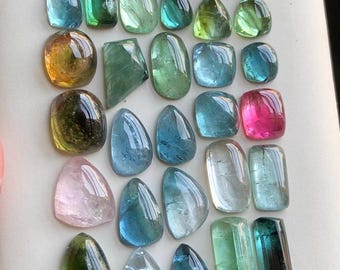 Natürliches Turmalin Cabochon Lot: Herkunft Afghanistan, 5-11 mm, 32 Karat