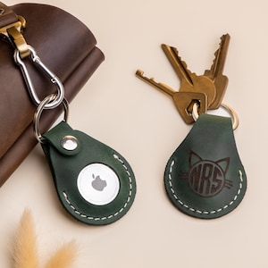 Personalized Leather AirTag Keychain, Engraved AirTag Holder, AirTag Keyring, Customized Airtag Keychain
