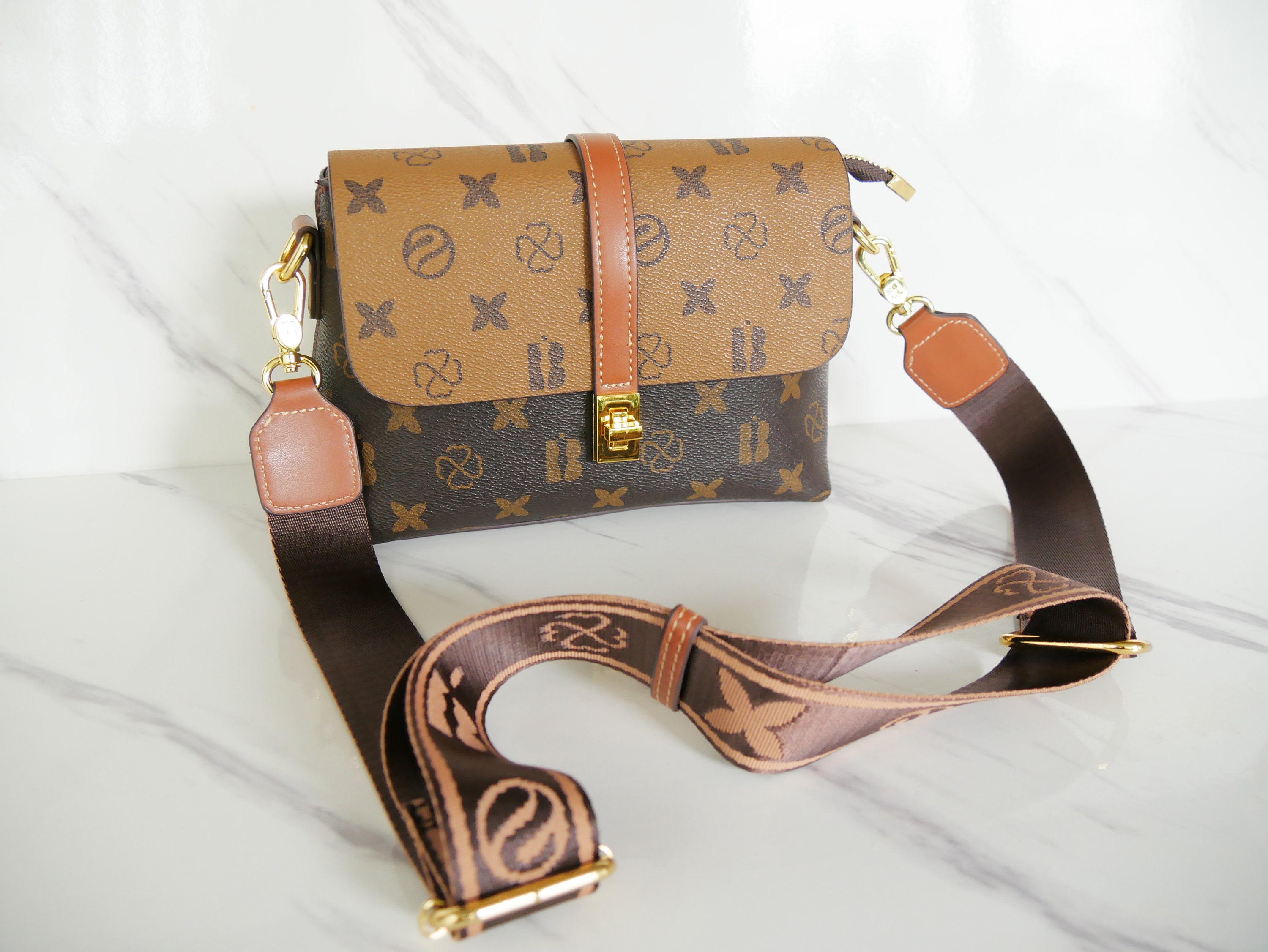 $935 LOUIS VUITTON Monogram Multi Pochette Accessories Shoulder