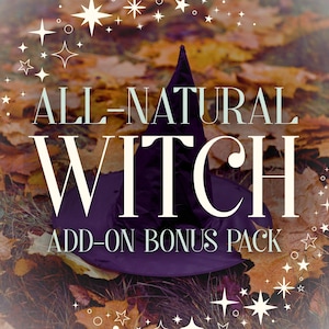 Könnte beinhalten: Ein dunkelvioletter, spitzer Hut mit breiter Krempe. Der Text ALL-NATURAL WITCH ADD-ON BONUS PACK ist in Weiß über den Hut gedruckt. Das Bild ist mit weißen Sternsymbolen verziert und vor einem Hintergrund aus herbstlichem Laub platziert.