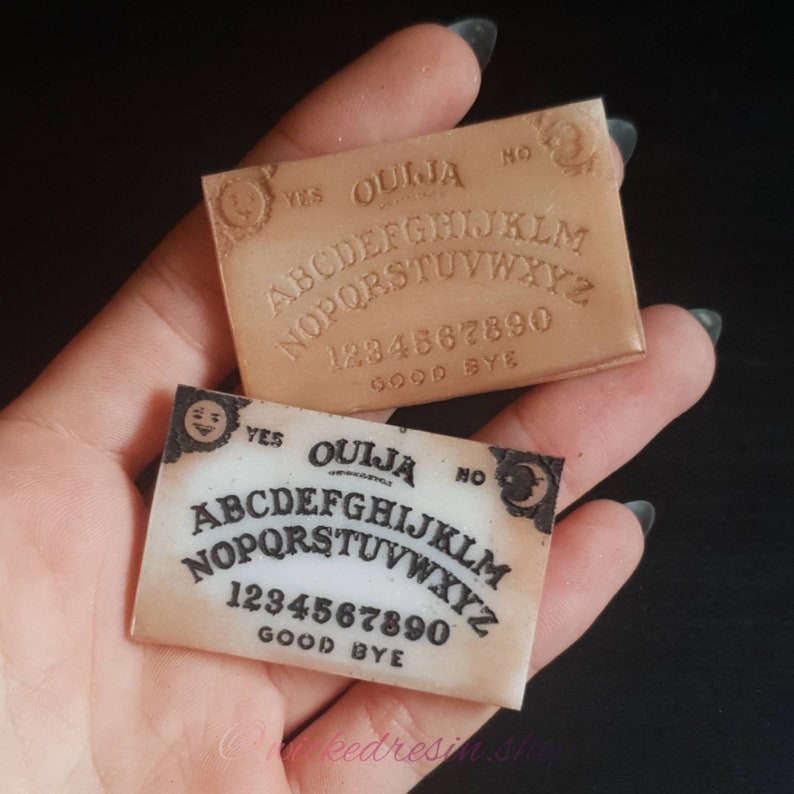 Glossy ouija board mold with matte details