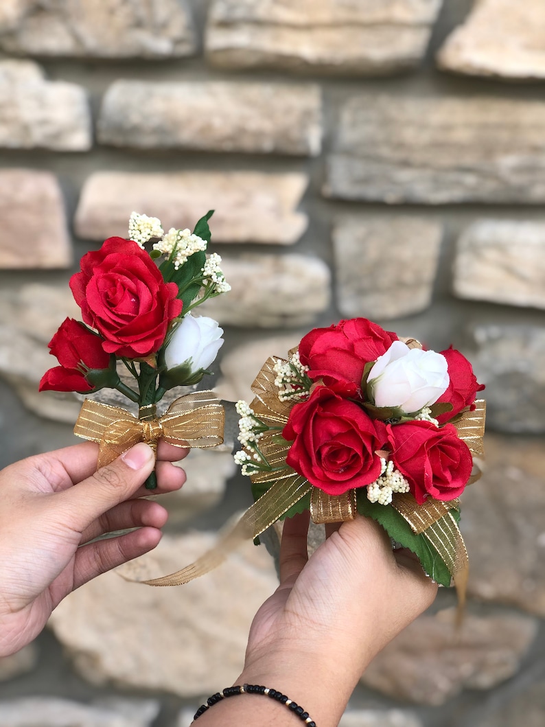 Corsage and Boutonnière Set image 0