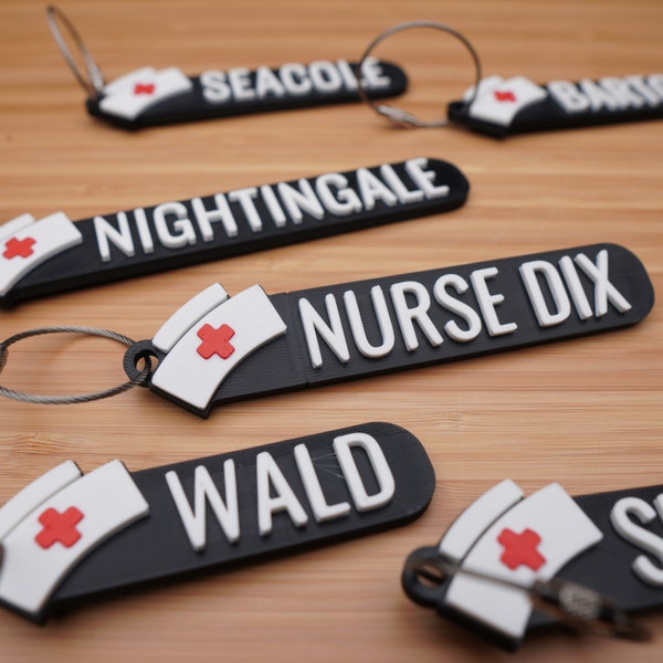 Etichetta portachiavi personalizzata per infermiere / Etichetta personalizzata con nome RN, etichetta per zaino infermiere, portachiavi con nome RN, regalo unico per infermiere