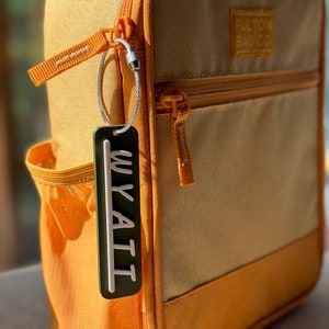 Étiquettes de sac à dos à la mode, porte-clés imprimés en 3D, porte-clés personnalisé, étiquettes de nom pour enfants, étiquette de sac à couches, porte-clés de boîte à lunch, retour à l'école