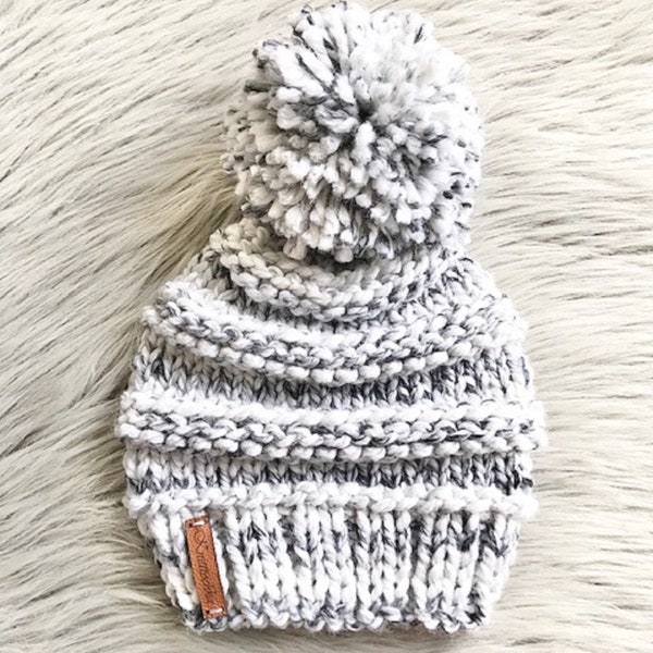 Knittting Pattern / Knitttochka / Cnunky Knit Hat with Yarn Pom / Marble Gray / HUSKY BEANIE