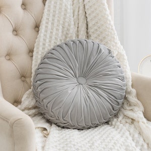 Round 13.5 Pintuck Throw Pillow Light Gray