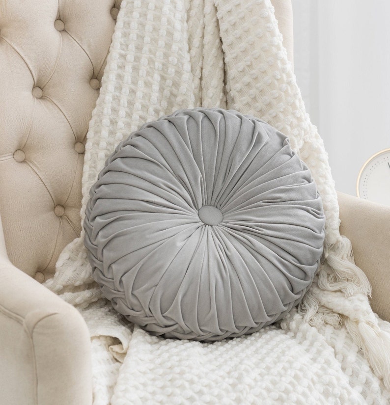 Round 13.5 Pintuck Throw Pillow Light Gray