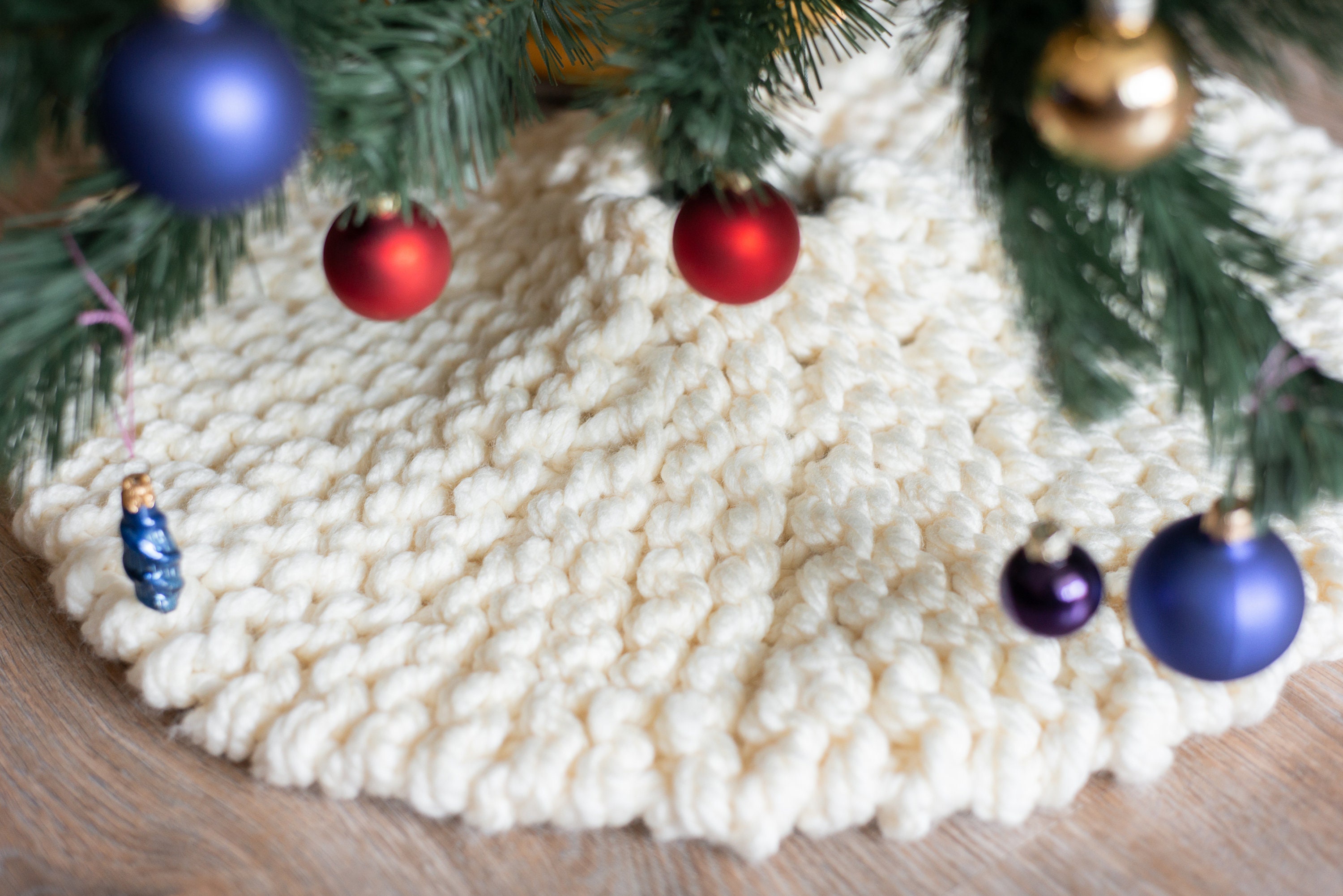 Christmas Tree Skirt Knitted Tree Skirt Tree Wrap Chunky Knit Etsy