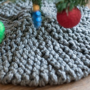 Chunky knit skirt Christmas tree skirt Gray tree skirt Knitted tree skirt Jumbo tree skirt Tree wrap Color choice 14 sizes and 19 colors