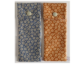 Etui à Cigarette Électronique, Tissu Imperméable Myosotis Japonais Bleu et Ocre, Fait Main en France Personnalisé