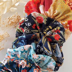 女性と子供のための手作りの日本製花柄コットンシュシュ - 15種類の柄