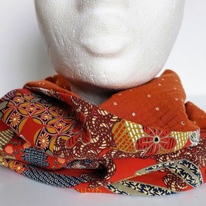 Snood Double Tour Femme, Motif Japonais Yin Rouge et Double Gaze Écureuil Touche Dorée, Fait Main en France image 2