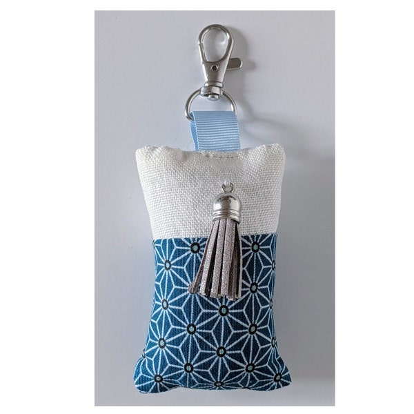 Porte-Clé Tissu Asanoha Bleu Canard & Lin Blanc, Breloque Gris Argenté, Bijou de Sac, Fait Main en France Personnalisé