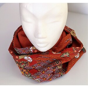 Snood Double Tour Femme, Motif Japonais Yin Rouge et Double Gaze Écureuil Touche Dorée, Fait Main en France image 4