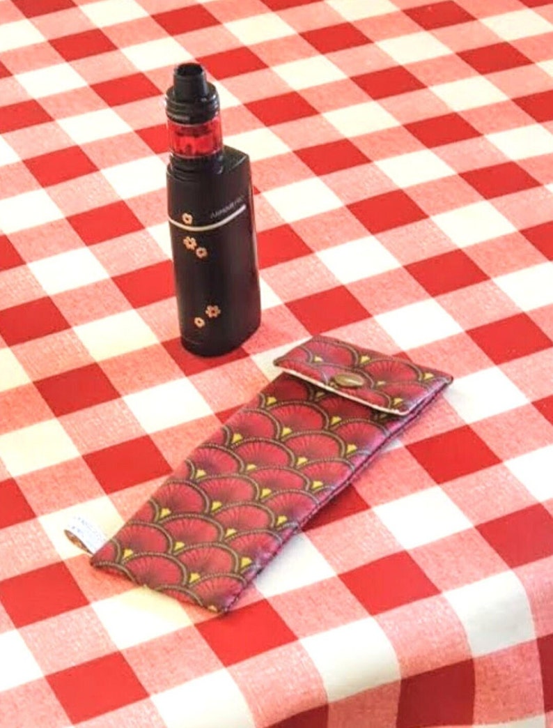 Etui à Cigarette Electronique, Cordon en Option, Tissu Imperméable Inspiration Art Déco Rouge/Or, Fait Main en France image 5