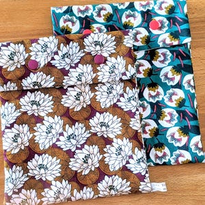 Floral Pattern Fabric Sandwich & Snack Pouch - Food Safe Waterproof Interior