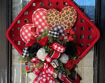 Valentine's Day Basket Wall or Door Hanger, Valentine's Day Decor, Tobacco Baskets, Chip wood Basket, Cheetah Hearts, Valentine Door Decor