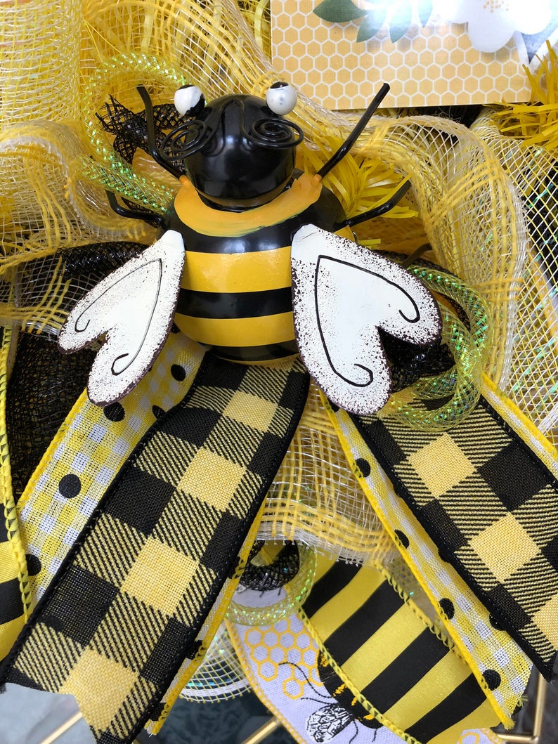 Have a Sweet Day Bee Wreath