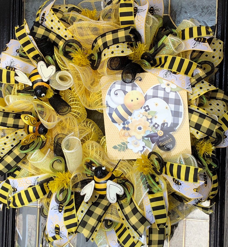 Have a Sweet Day Bee Wreath