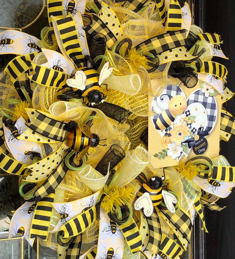 Have a Sweet Day Bee Wreath