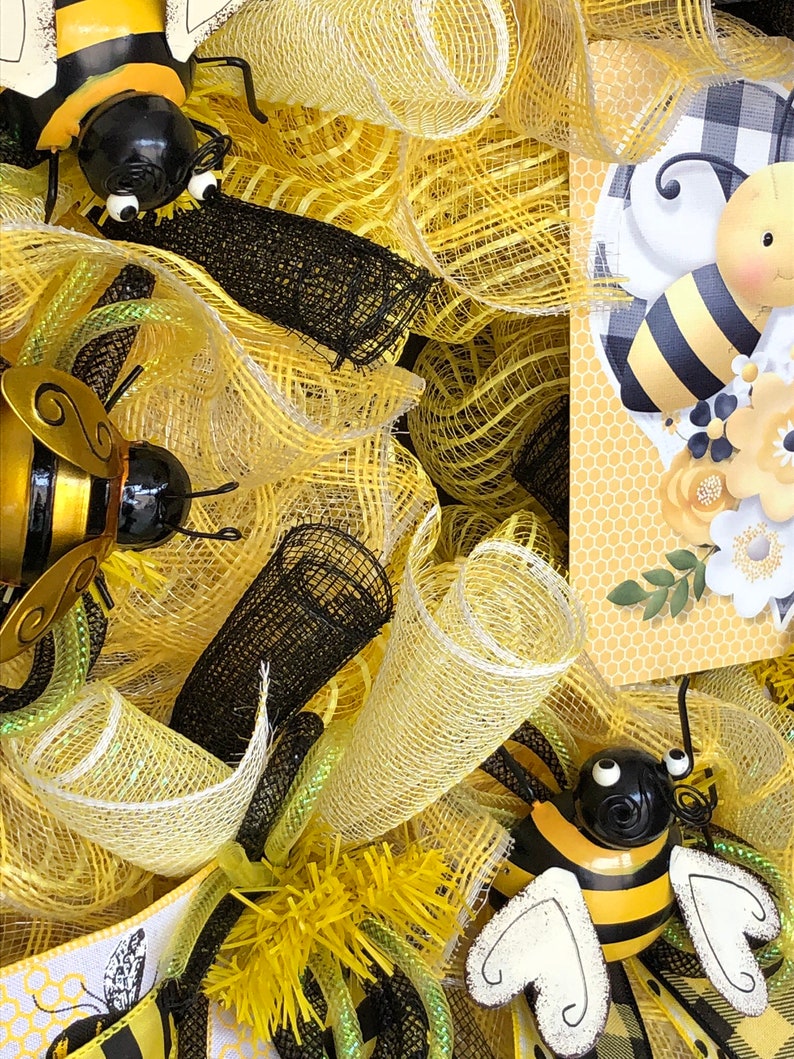 Have a Sweet Day Bee Wreath