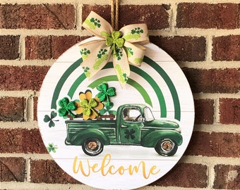 St Patrick's Day Wooden Round Door Hanger, St Patrick's Day Door Decor, St Patrick's Day Welcome Sign, Holiday Decor, St Patrick's Day Sign