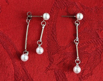 Mismatched Pearl earrings, cool kpop jewelry, cool irregular earrings, unique pretty jewelry, stylish alternative fashion, edgy alt jewelry