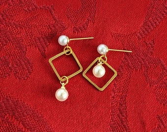 Bevel square charm earrings, cute pearl earrings, pearl drop earrings, cool irregular earrings, pretty jewelry, mismatched pearl earrings