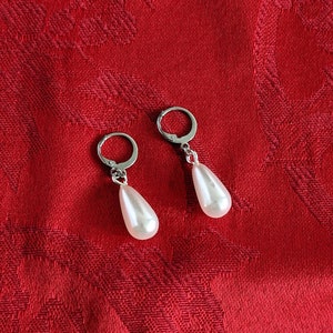BTS Kim Taehyung V Dynamite Inspired Gold Pearl Earring