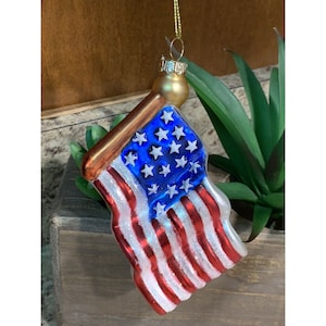 Wavy AMERICAN FLAG Blown Glass Christmas Ornament 4&quot; Flag U75