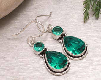 Orecchini pendenti in fluorite verde: argento sterling 925, realizzati a mano.
