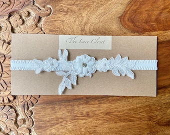 Wedding Garter, bridal garter with floral white lace