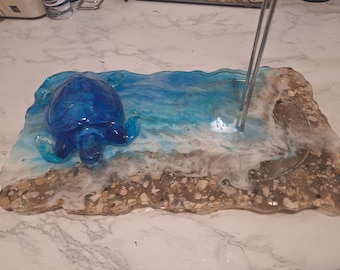 Soporte para toallas de papel de resina hecho a mano de 33 cm (13") con temática playera costera y diseño de tortuga.