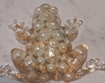 Figura de rana hecha a mano con perlas de resina y copos de oro / Decoración de rana