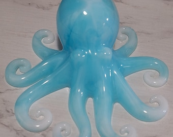 Escultura de pulpo marino hecha a mano con resina epoxi. Figura decorativa.