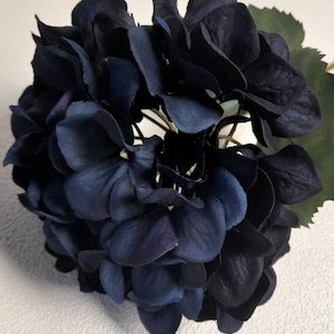artificial hydrangea, blue hydrangea, blue flowers, hydrangea home decor, blue home decor, winter wedding, winter bouquet, blue bouquet