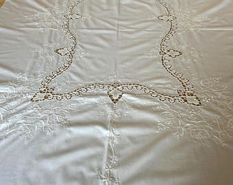 Vintage 72x108 Embroidery and Lace White  Tablecloth  - Roses  - Like New- Gorgeous!